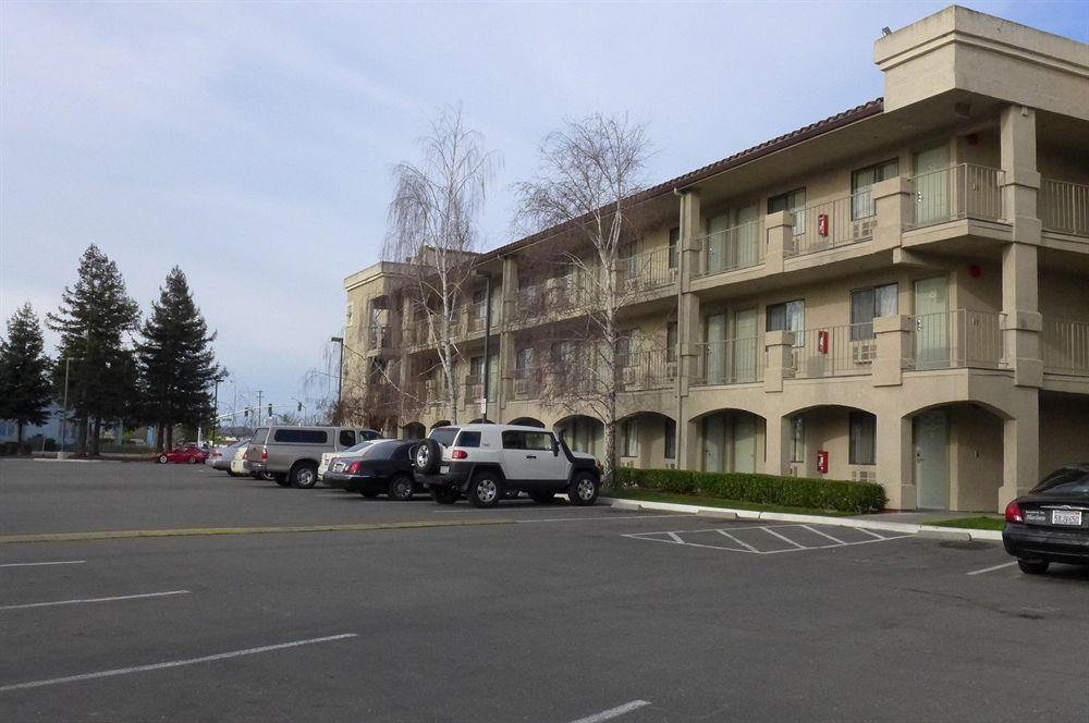 Inn At Rohnert Park Zewnętrze zdjęcie