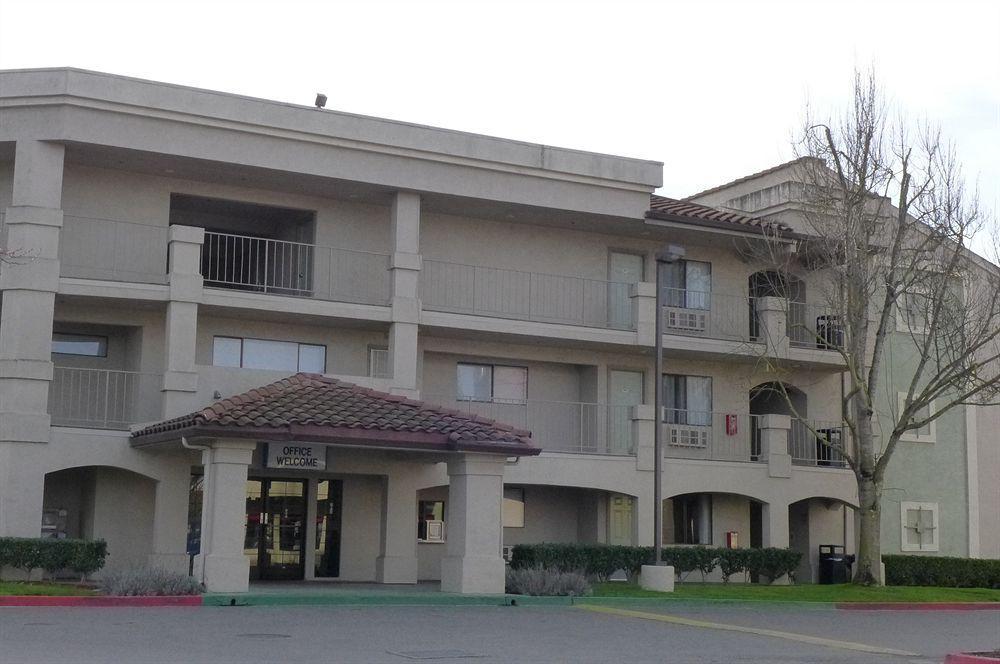 Inn At Rohnert Park Zewnętrze zdjęcie
